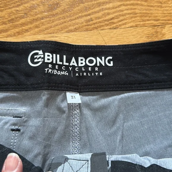 Billabong board shorts - Picture 2 of 5